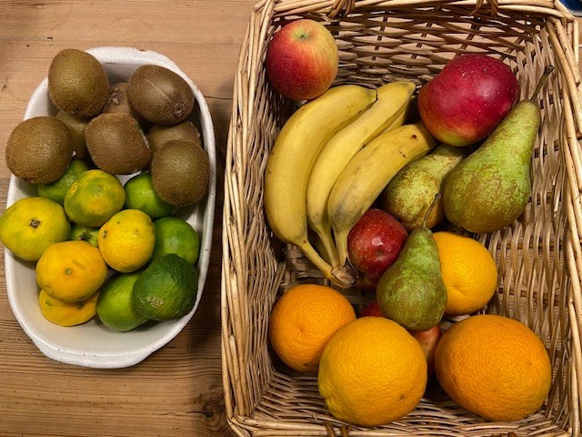 Fruitmand en -schaal